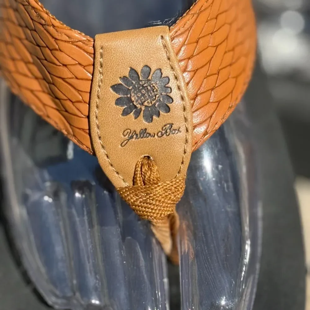 Yellow Box Flax Tan Women's Flip-Flops 30796-W0B0B Size 8.5 Excellent Condition - Picture 2 of 6